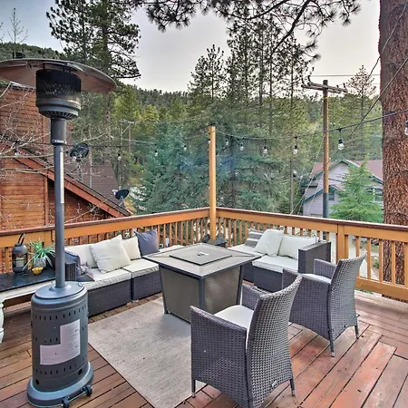 Peaceful And Idyllic Forest Cabin With Pool Table